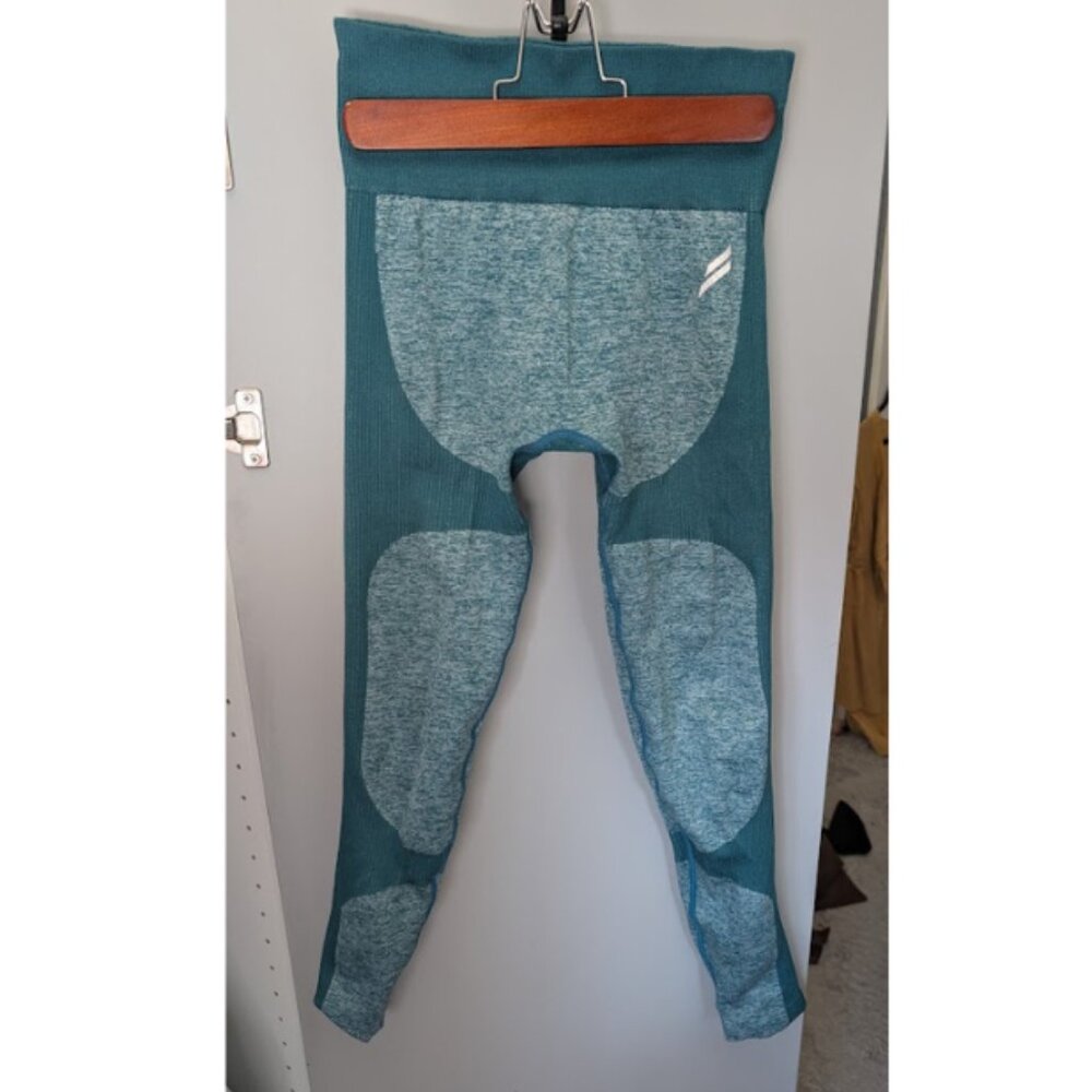 DOYOUEVEN Green Leggings - Medium